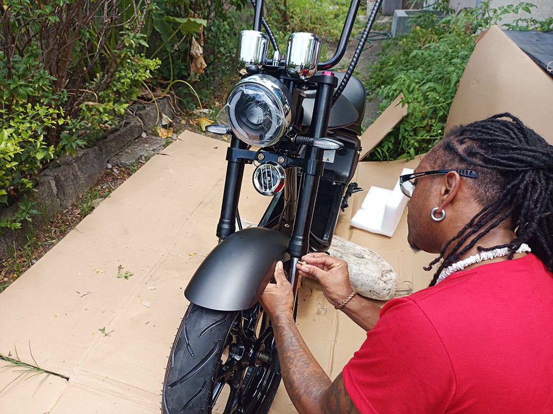 ⭐⭐⭐⭐There was a slight delay in my shipment. I  had even started questioning this Company. But after  I received my shipment unboxed the bike and took the first ride, the constant gaze I got when I rode thru town was just worth the wait. I am a happy costomer.